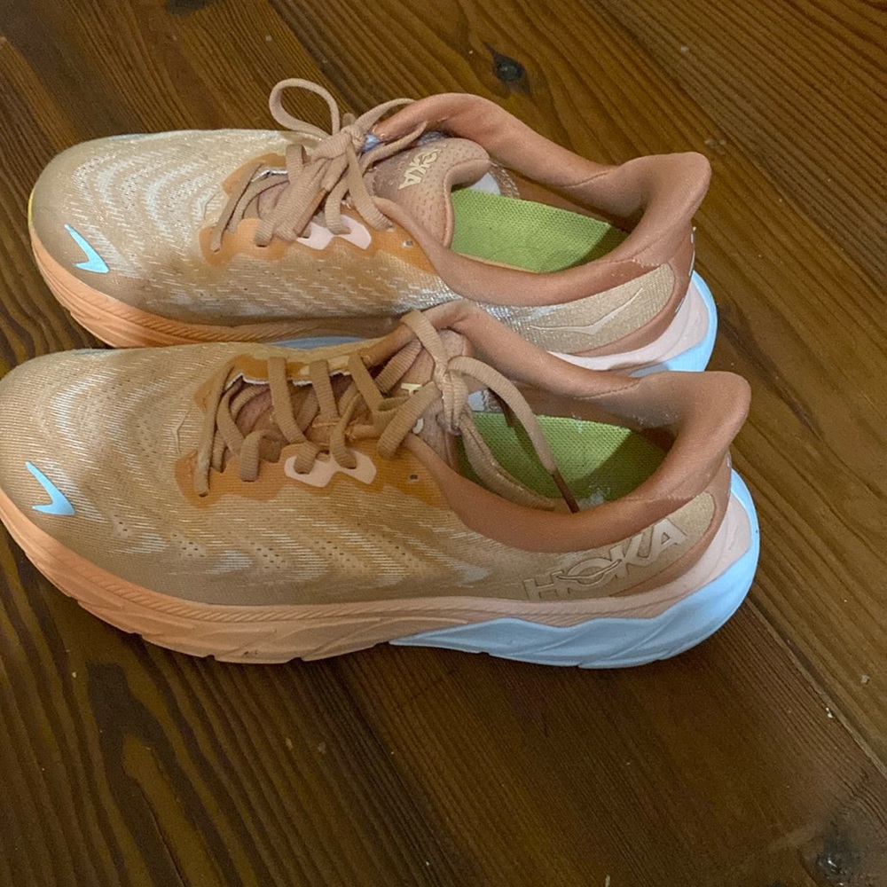 Hokas size 6